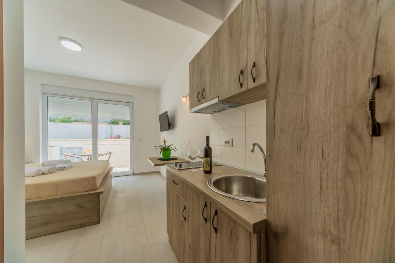 Double Room with Balcony,765260419:JPEG