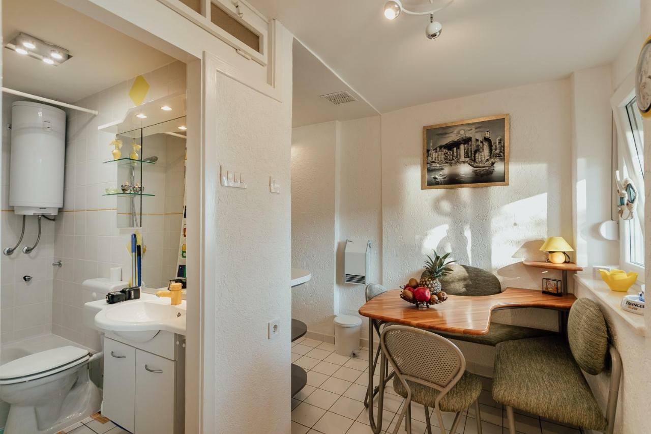 One-Bedroom Apartment,778875462:JPEG