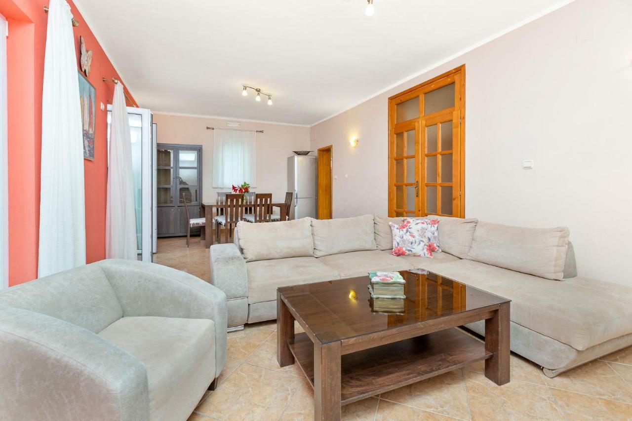 Two-Bedroom Apartment,800222112:JPEG