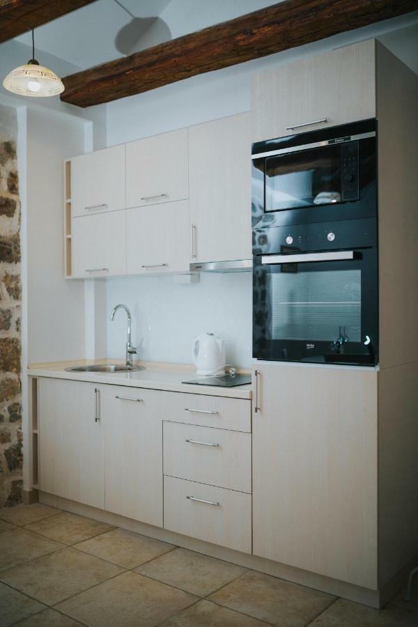 One-Bedroom Apartment,802086885:JPEG