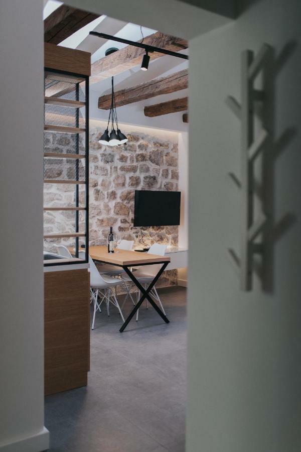 One-Bedroom Apartment,802087809:JPEG