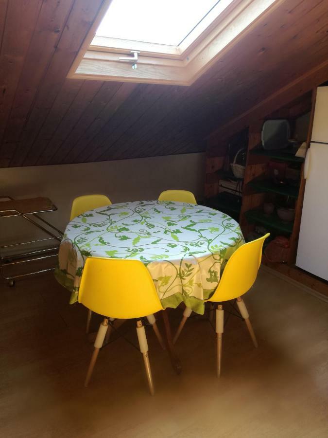 Studio mit Balkon
