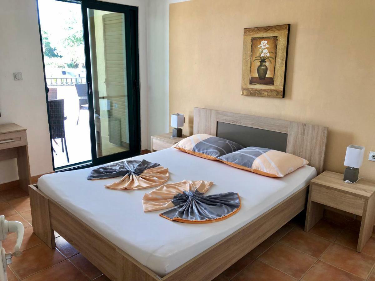 Apartment with Pool View,813307035:JPEG