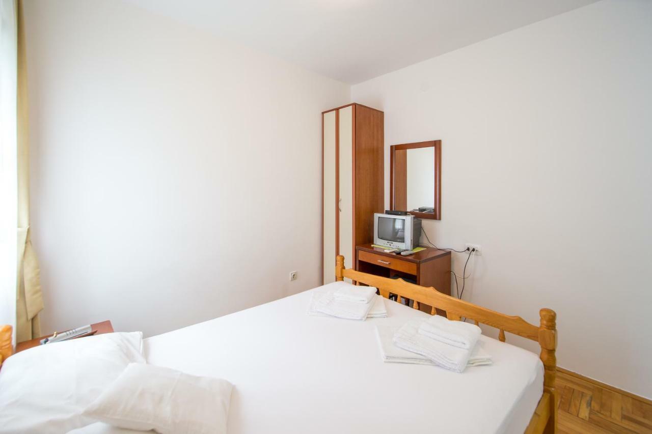 Double Room,819281597:JPEG