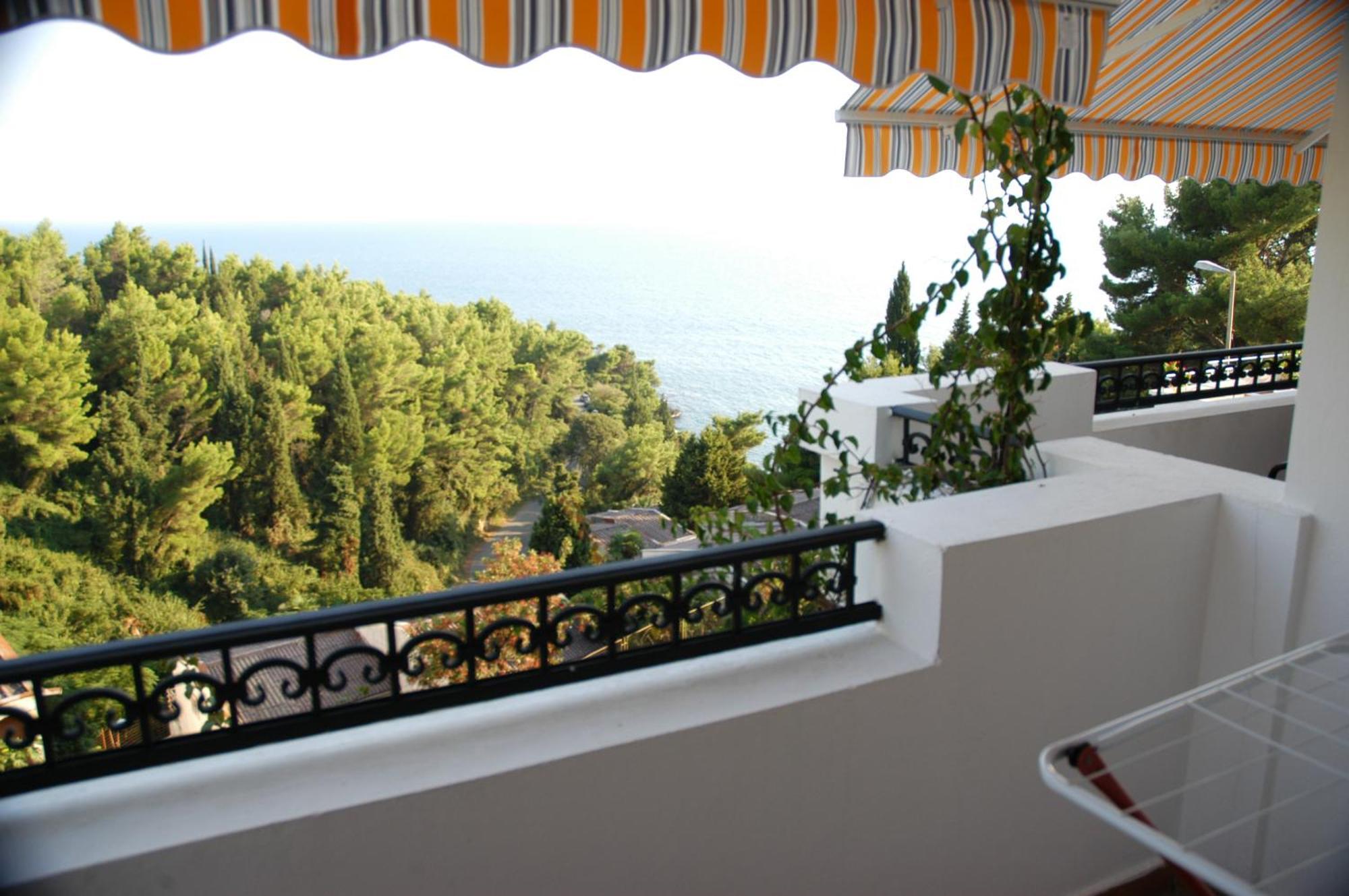 Quadruple Room with Balcony and Sea View