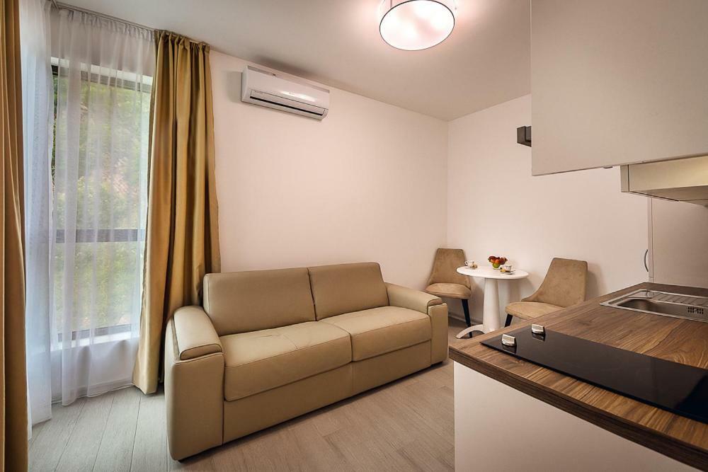 Apartment with Garden View,834078389:JPEG