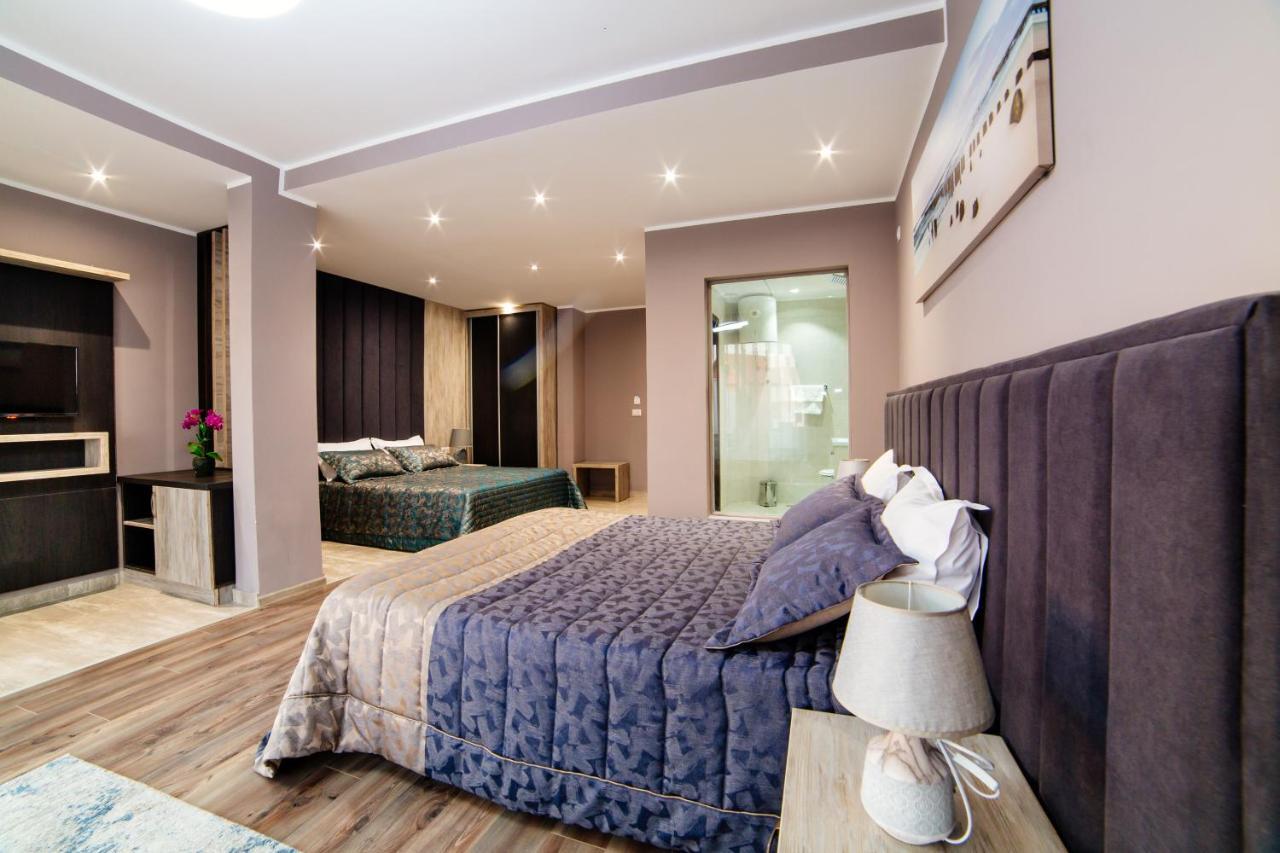 Deluxe Suite with Sea View