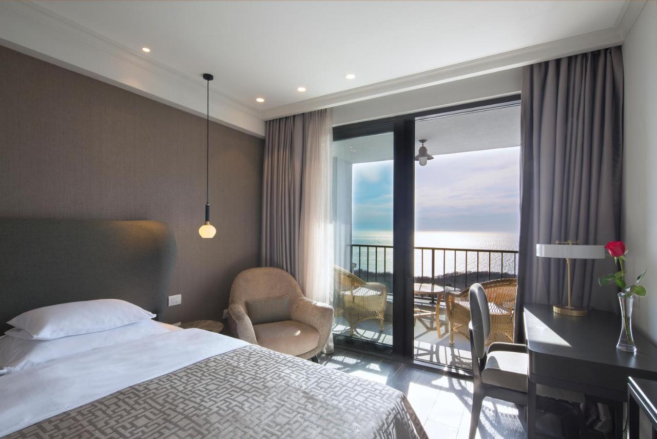 Double Room with Balcony and Sea View