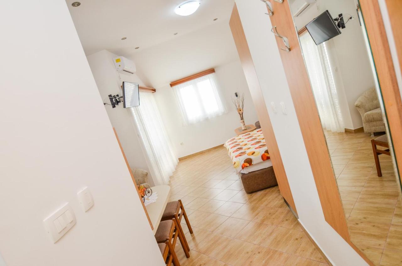 Studio with Balcony and Sea View,998495382:JPEG