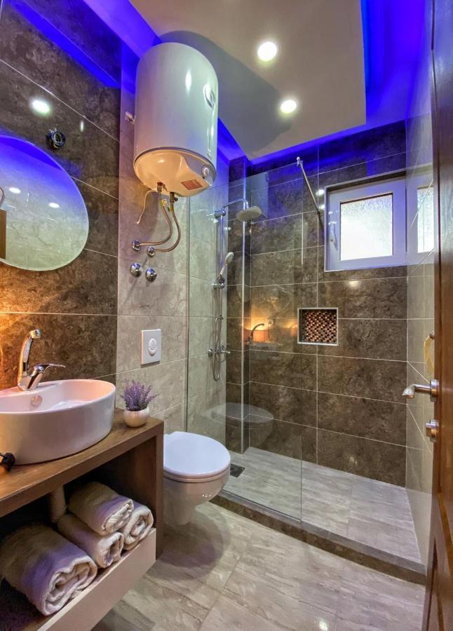 One-Bedroom Apartment,997205916:JPEG