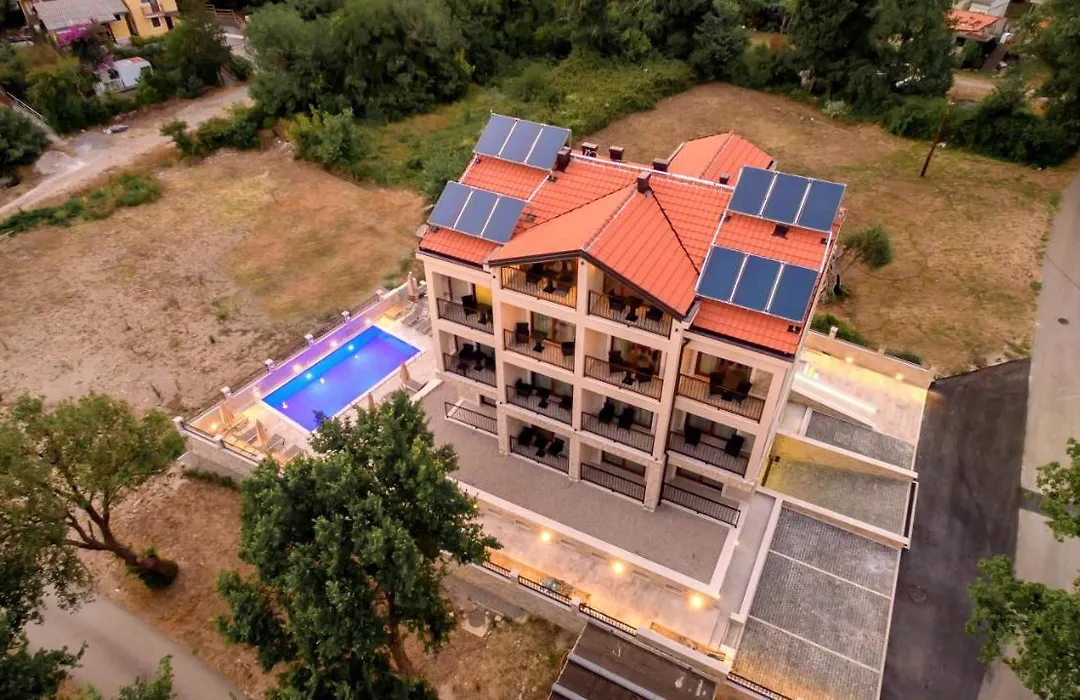 Luxury Apartments Queen-1