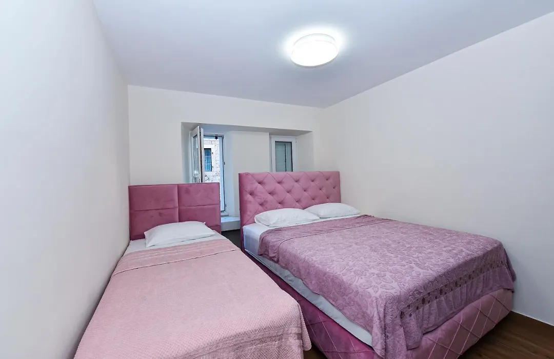 Galija Lux Petrovac-1