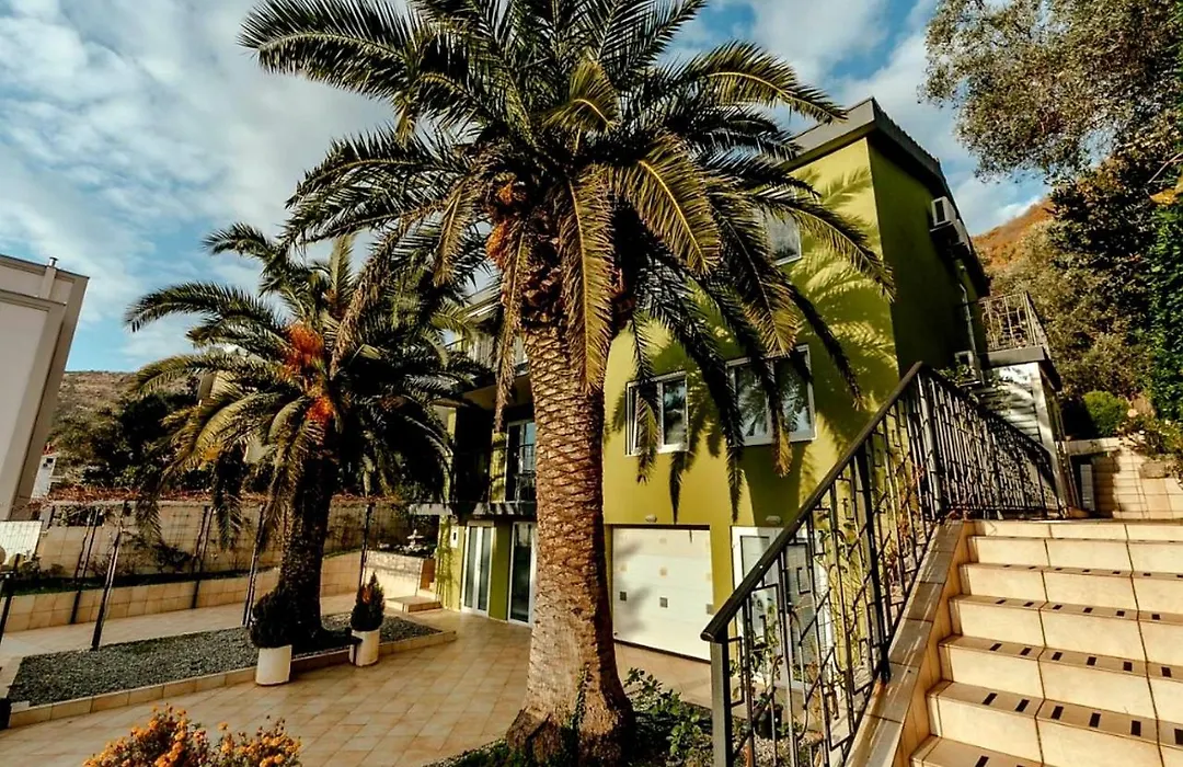 Olive Garden Apartment-1