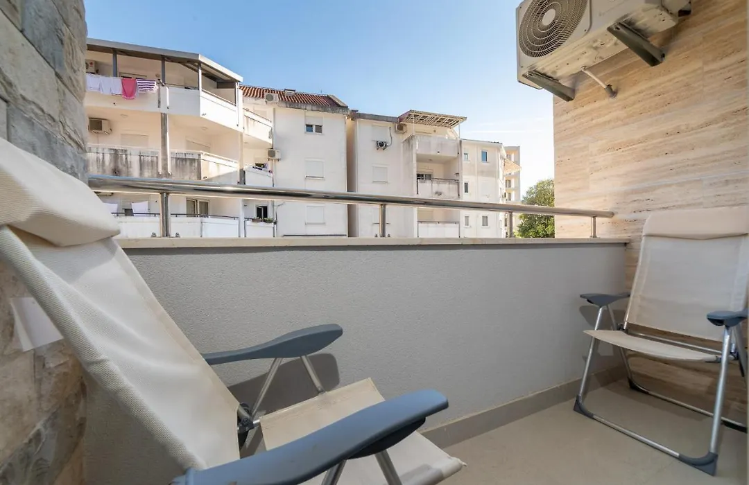 Ana'S Apartment Budva Mne-1