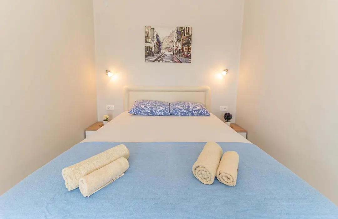 Apartments Vjera Petrovac-1