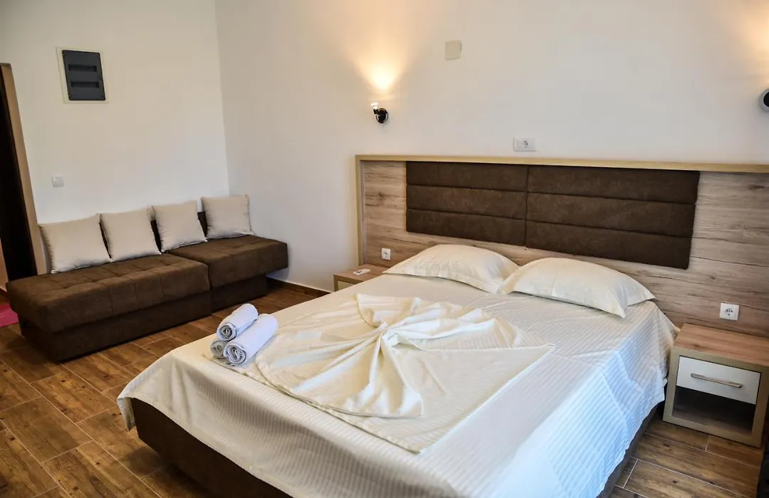 Casa Sinani-1