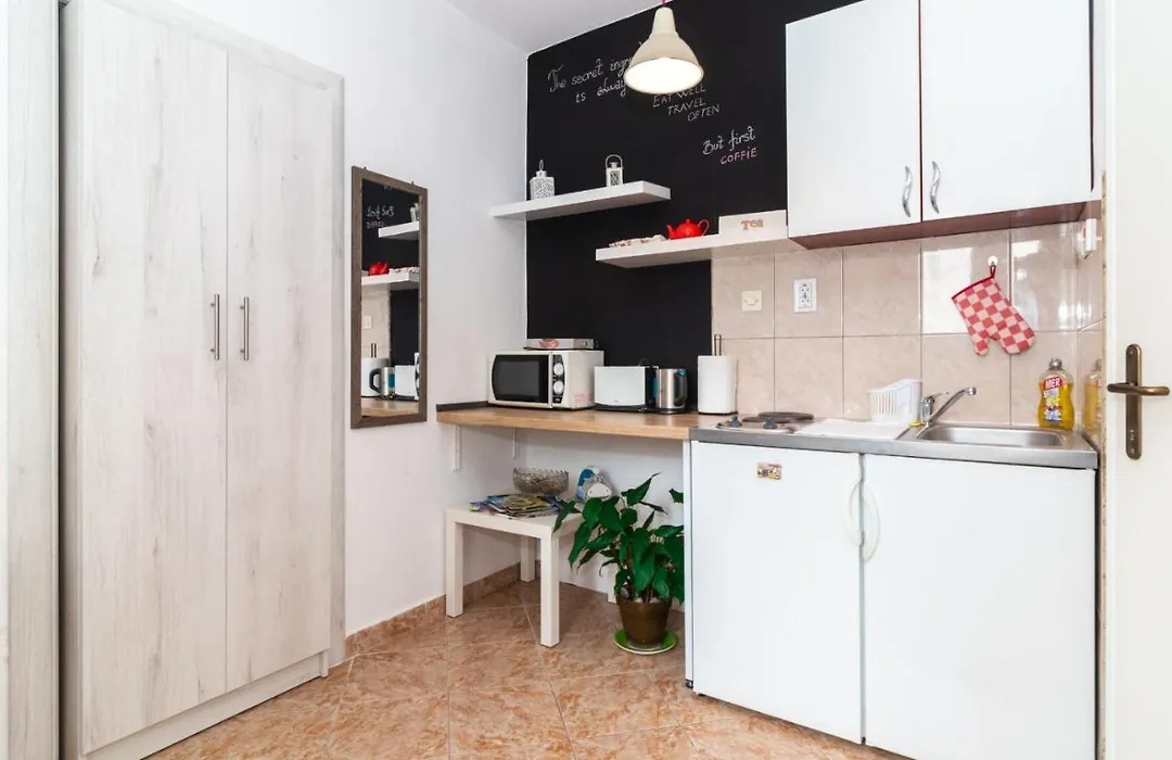 Studio Apartman Djakovic-1