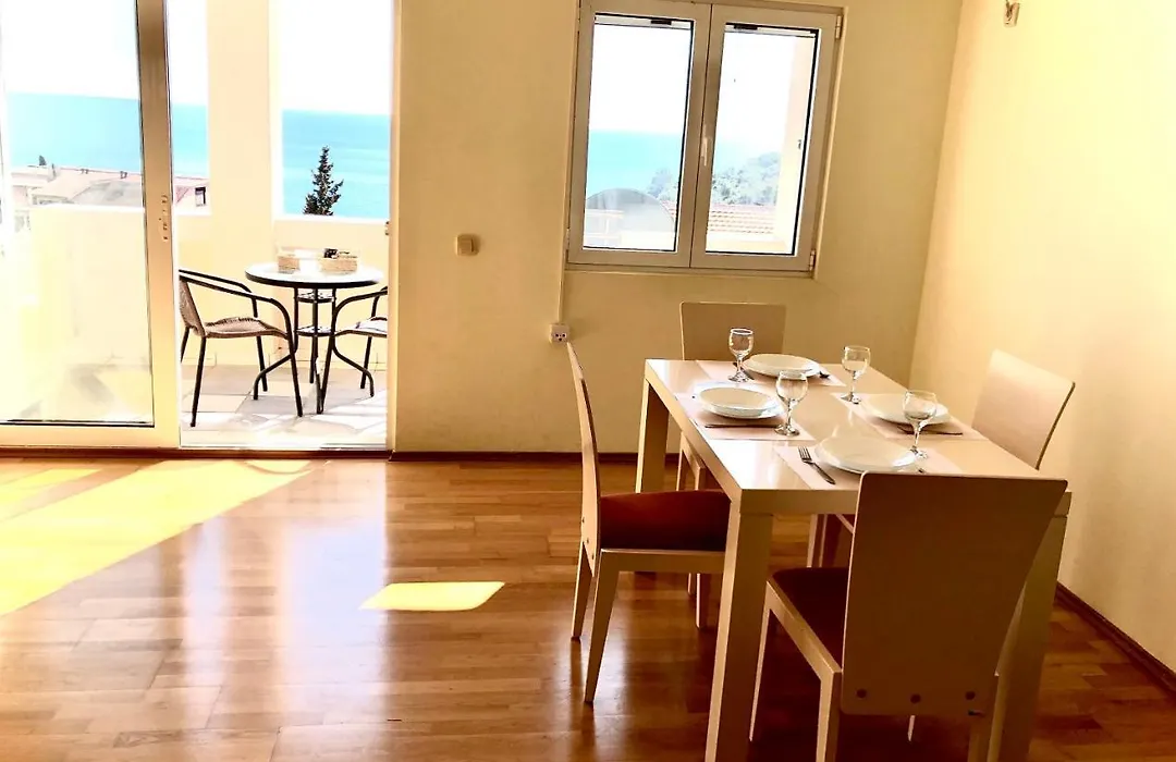 Petrovac Holiday Apartments 2-1