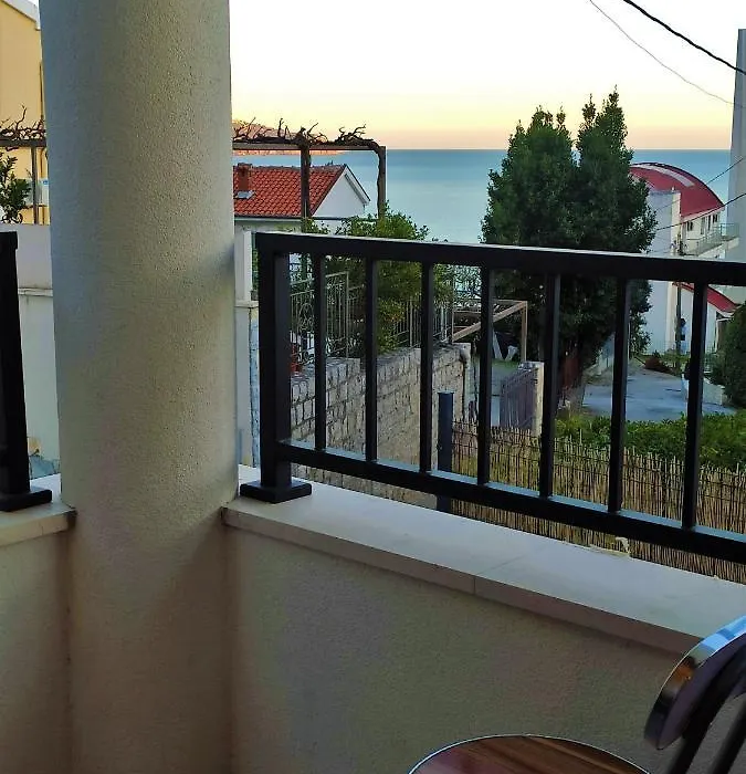 Comfy Apartment - Sea View-1