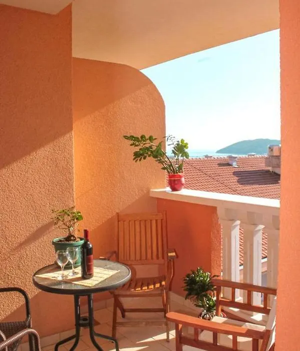 One Bedroom Apartament With Sea View And Private Parking-1