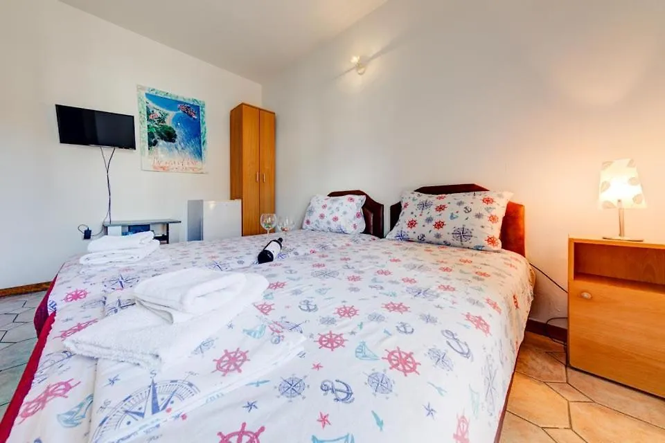 Sunny Grapes Apartments-1