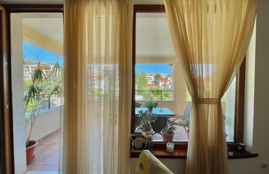 Family Three Bedroom Apartment Mimoza 2-1