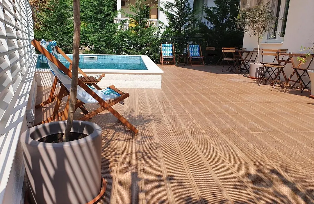 Sun And Sea Apartments-1