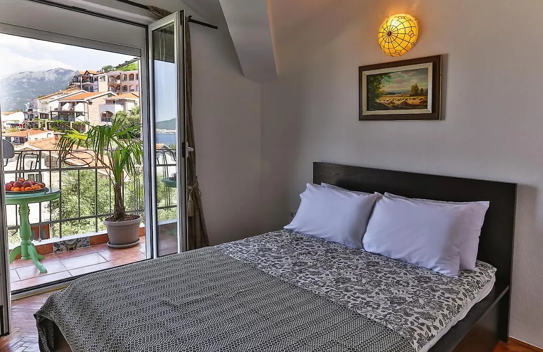 Barbara Sveti Stefan-1