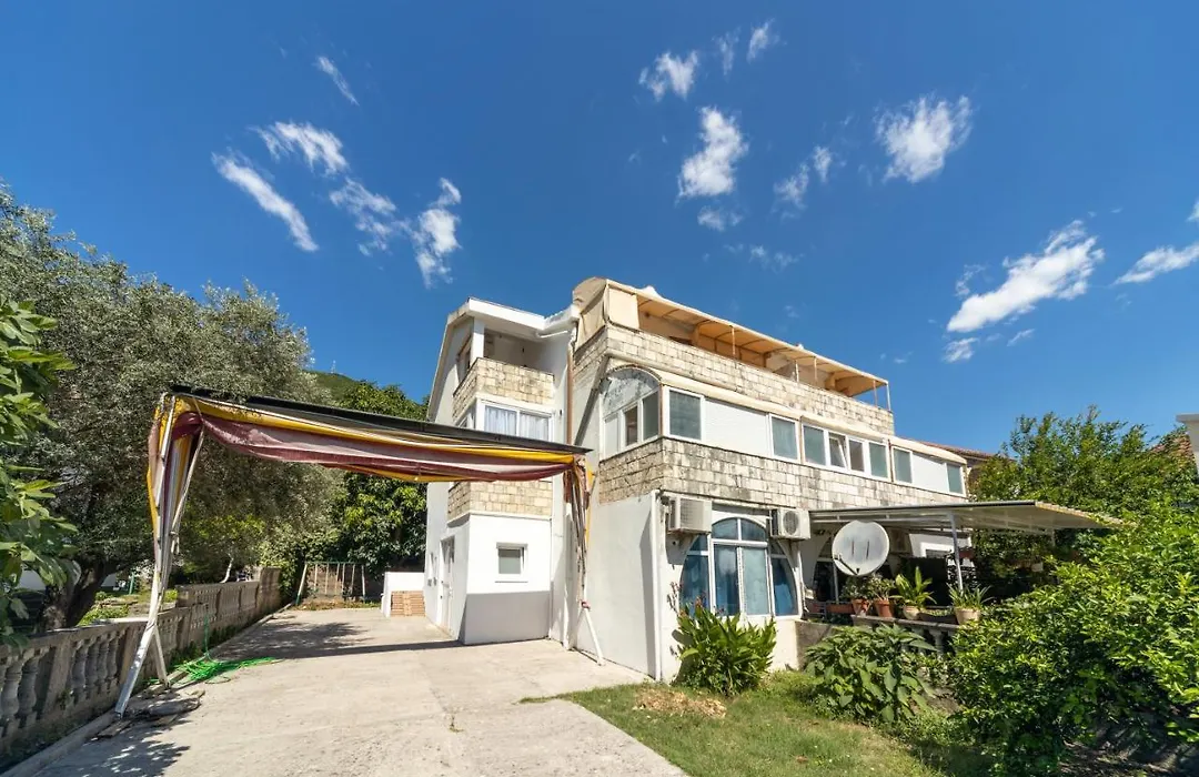 Guest House Lalic-1