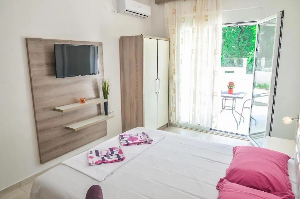 S&M Apartments-1