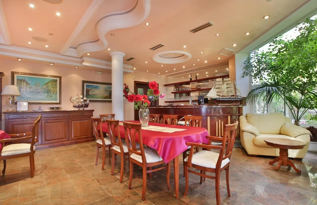 Royal Holiday Apartments Sveti Stefan-1