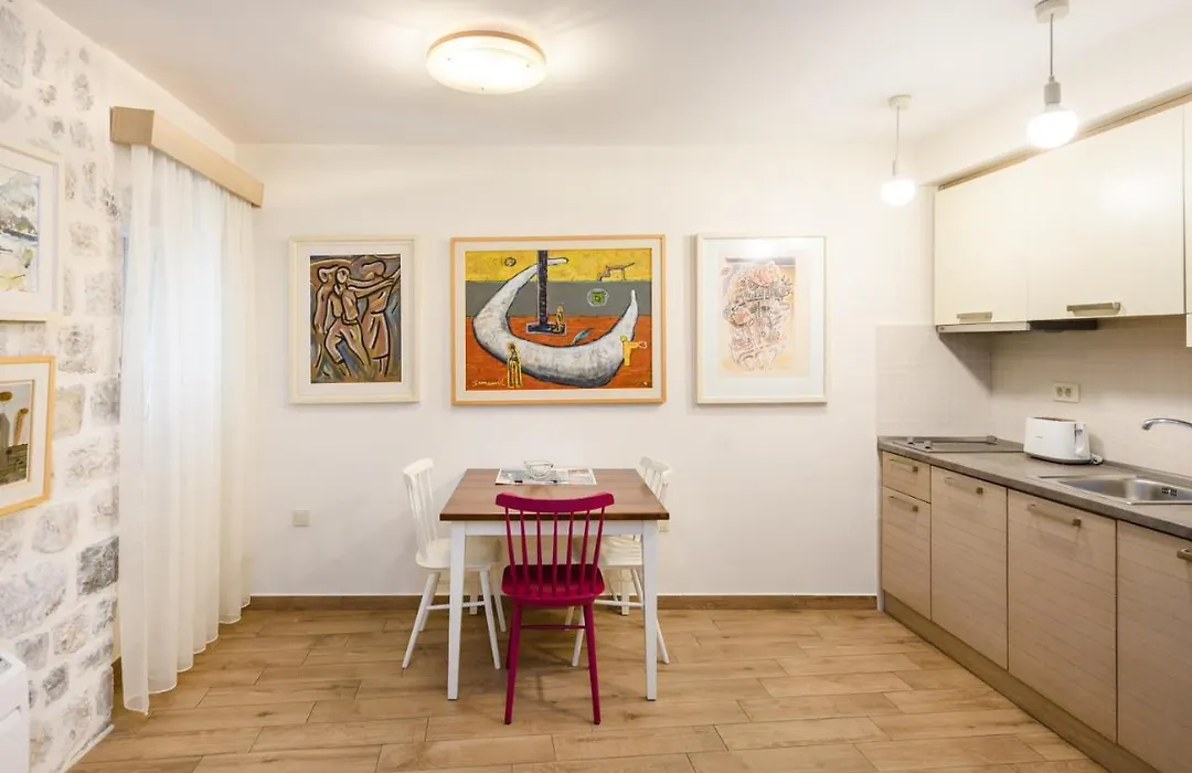 Apartmani Art Karampana-1