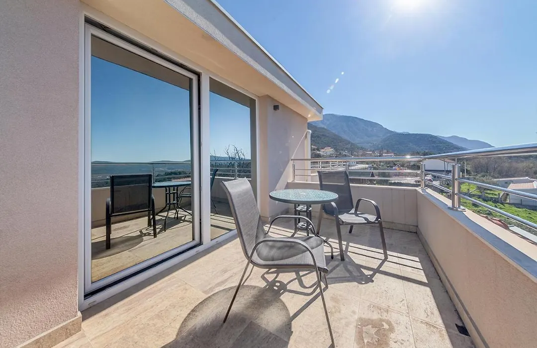 Villa Lara-1
