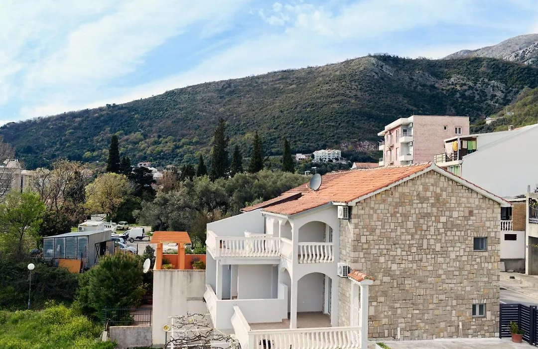 Family Residence Petrovac-1