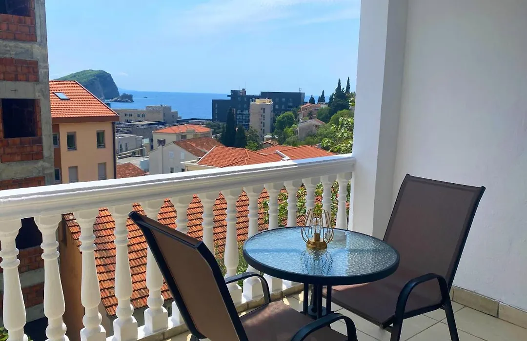 Veselinka Apartments & Rooms-1