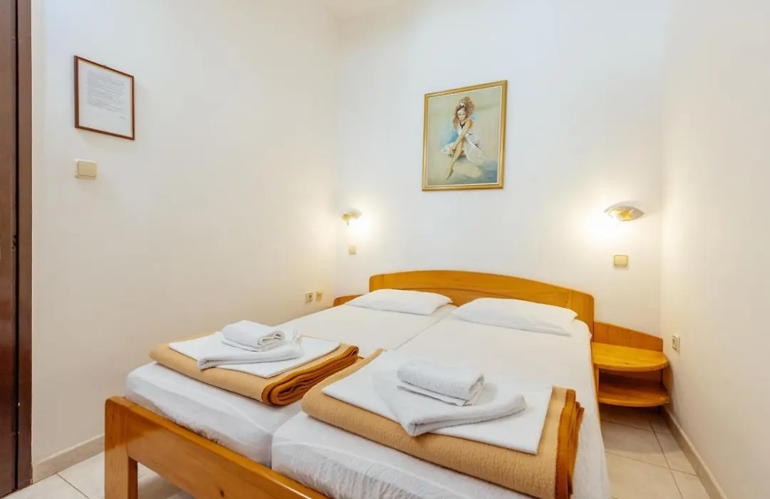 Radic Rooms-1