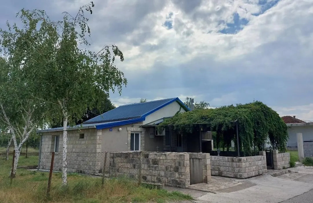 Apartments Airport Golubovci 2-1