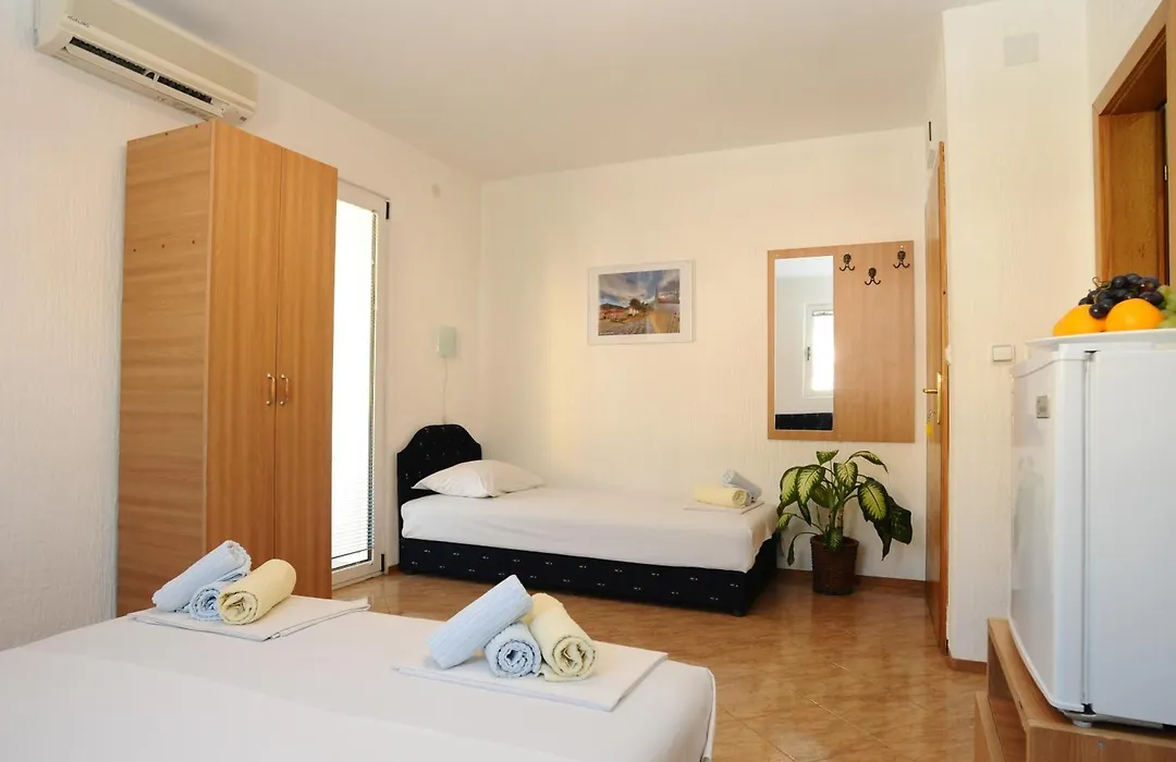 Budva Inn Guest House-1