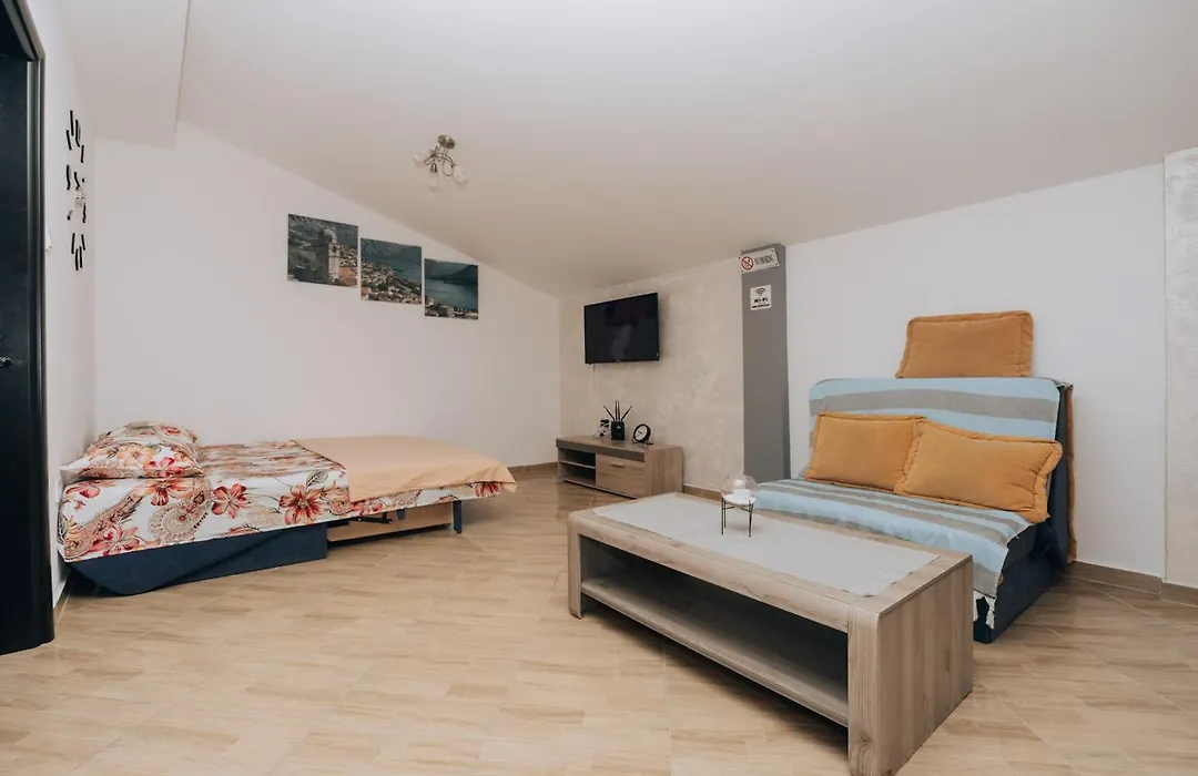 Paradise Bay Apartments-1