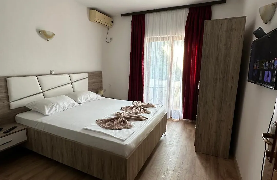 Rooms Ajllin-1