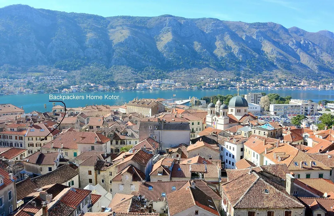 Montenegro Backpackers Home Kotor-1