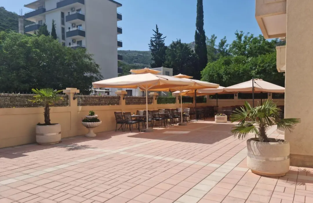 Hotel Dana-1