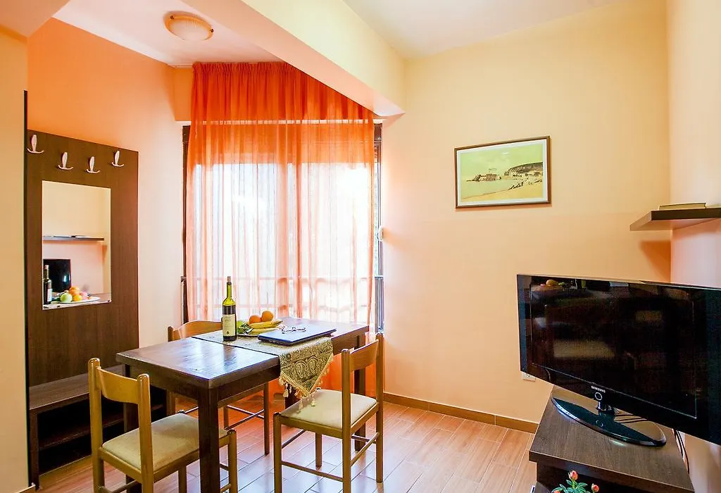 Apartments Elite Azur-1
