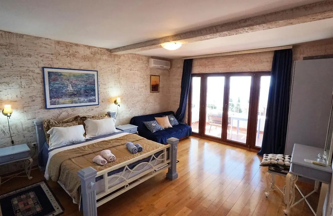 Medin Apartments Bluvista-1