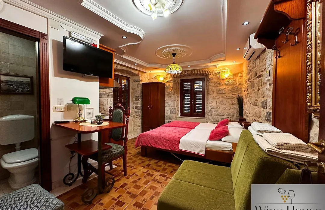 Apartments Wine House Old Town-1