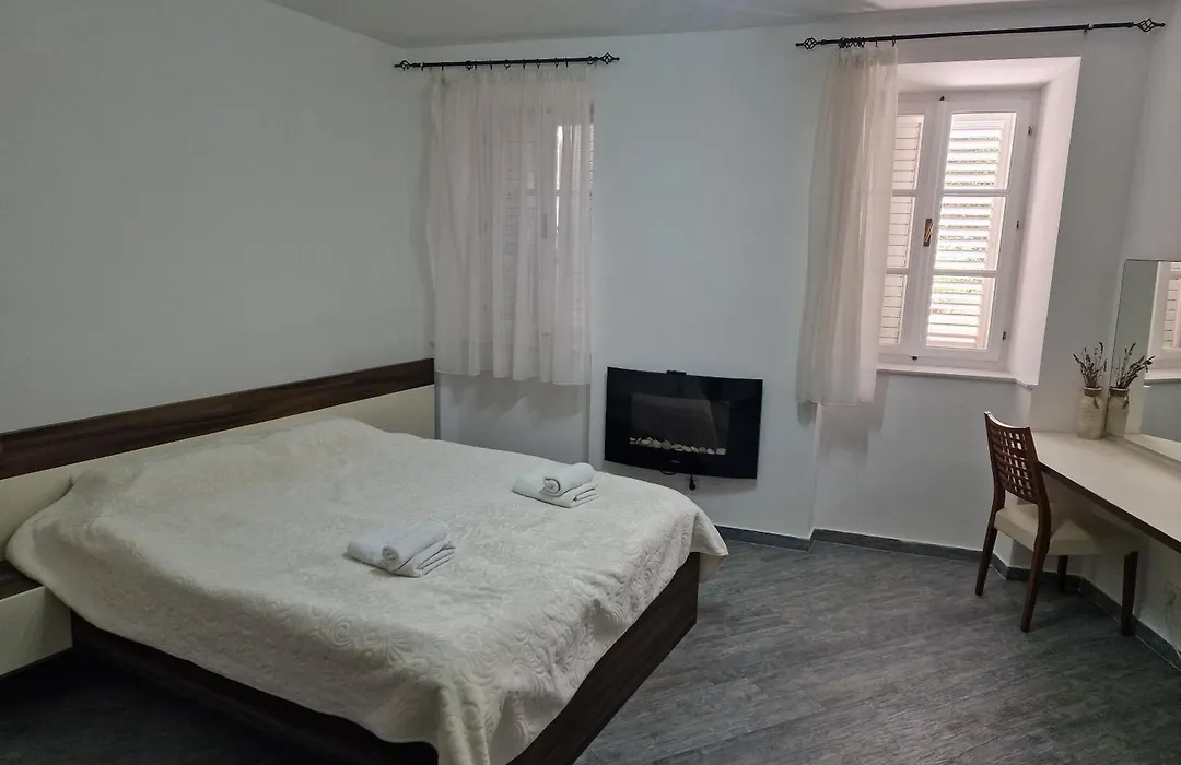Rooms Dana Old Town Budva-1