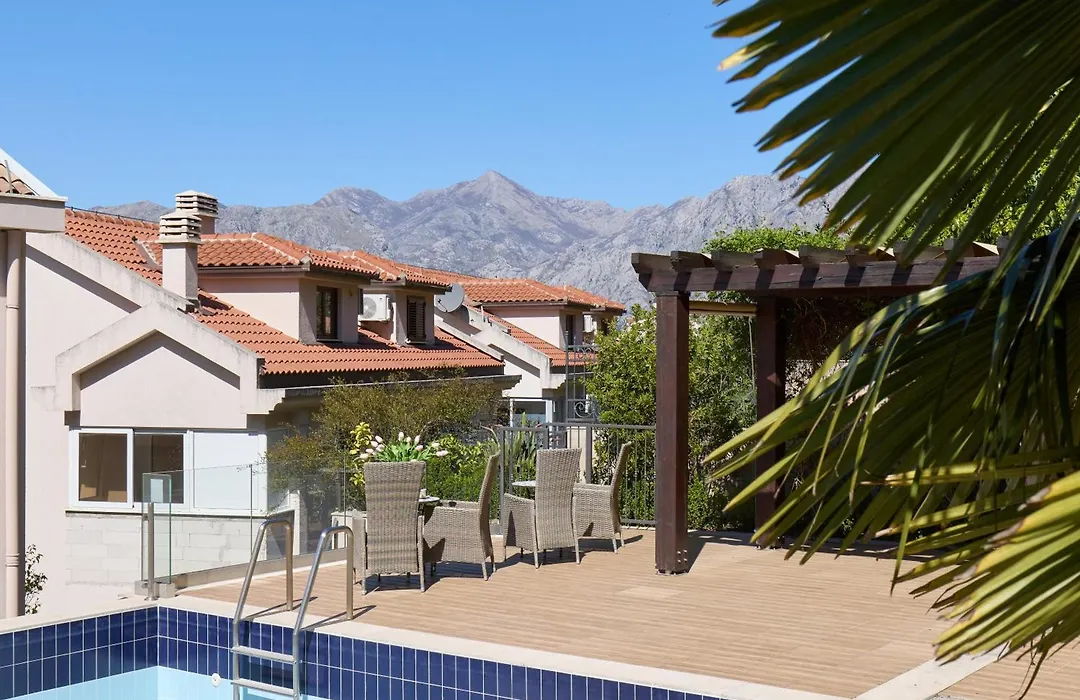 Nautica Studios With Outdoor Pool-1