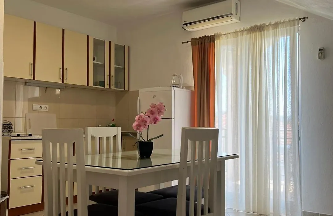 Apartmani Bekonja-1