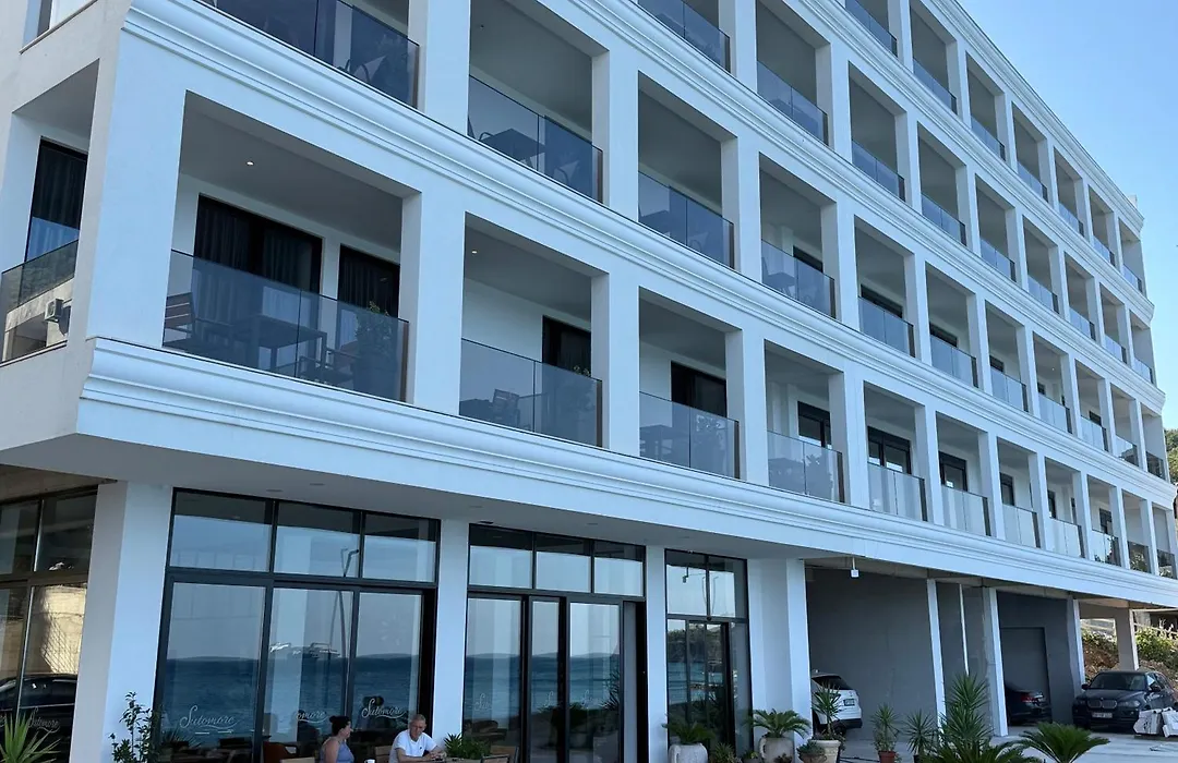 Hotel Sutomore-1