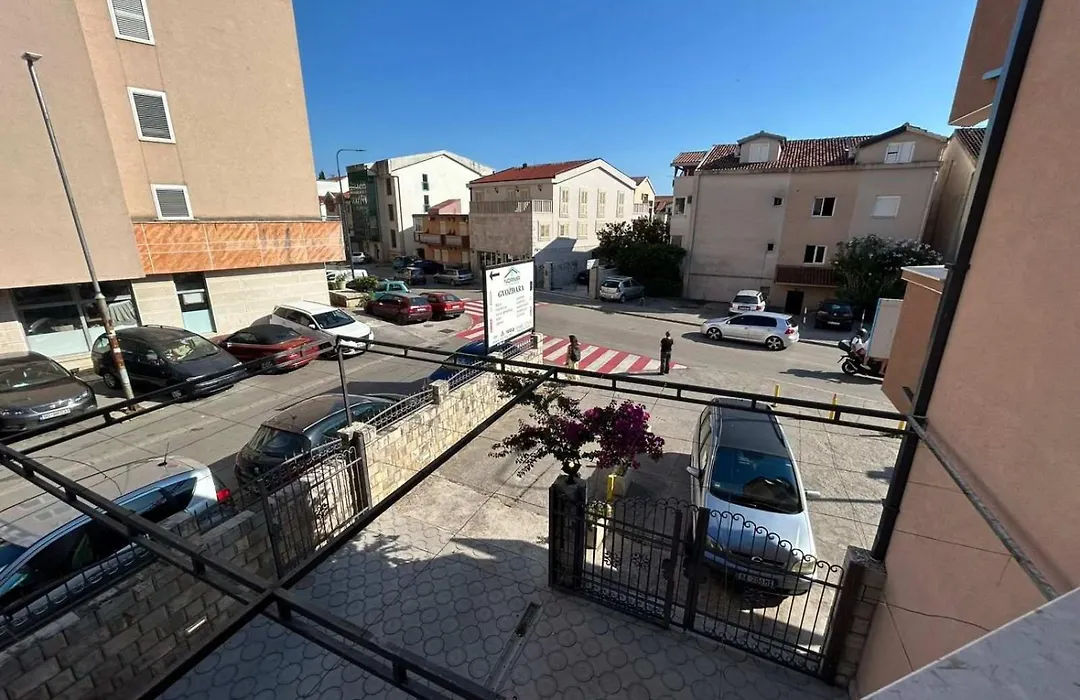 Apartmani Alexandra-1